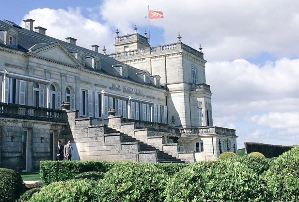 Front of large buidling