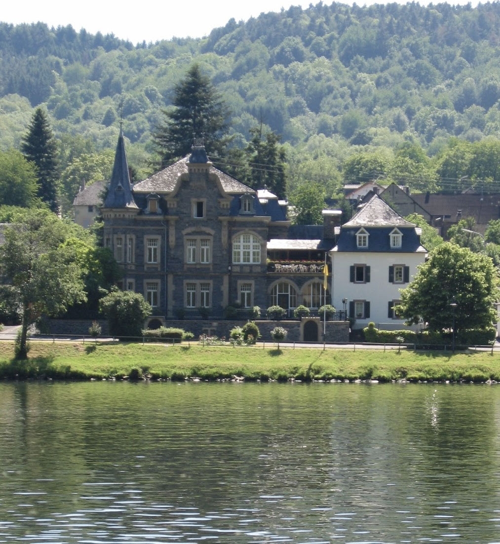 lakeside manor